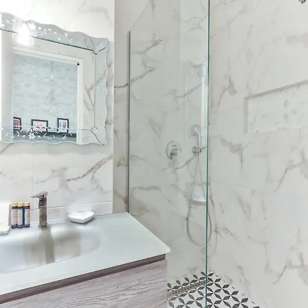 Magnificent - 2br 4p - Grand Boulevard *